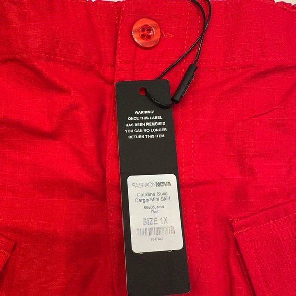 Fashion Nova Catalina Solid Cargo Red Mini Skirt Pockets Women’s Sz 1X Red New - Picture 3 of 7
